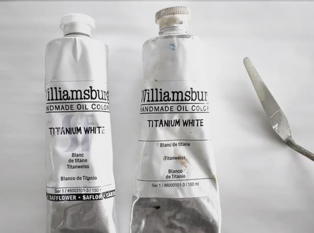 Studying oil paint chemistry and binding oils 4