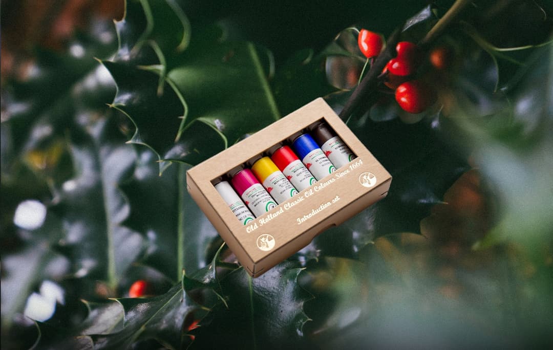 A tiny box of mini Old Holland paints.