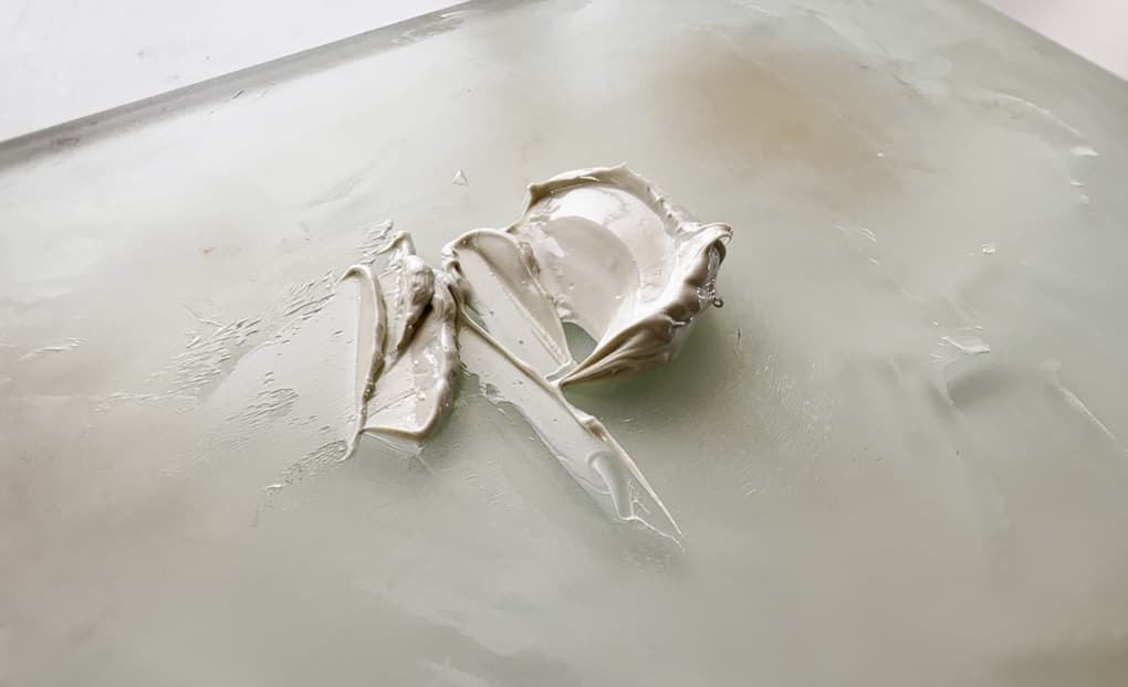 A dollop of chalk turned into paint with linseed oil