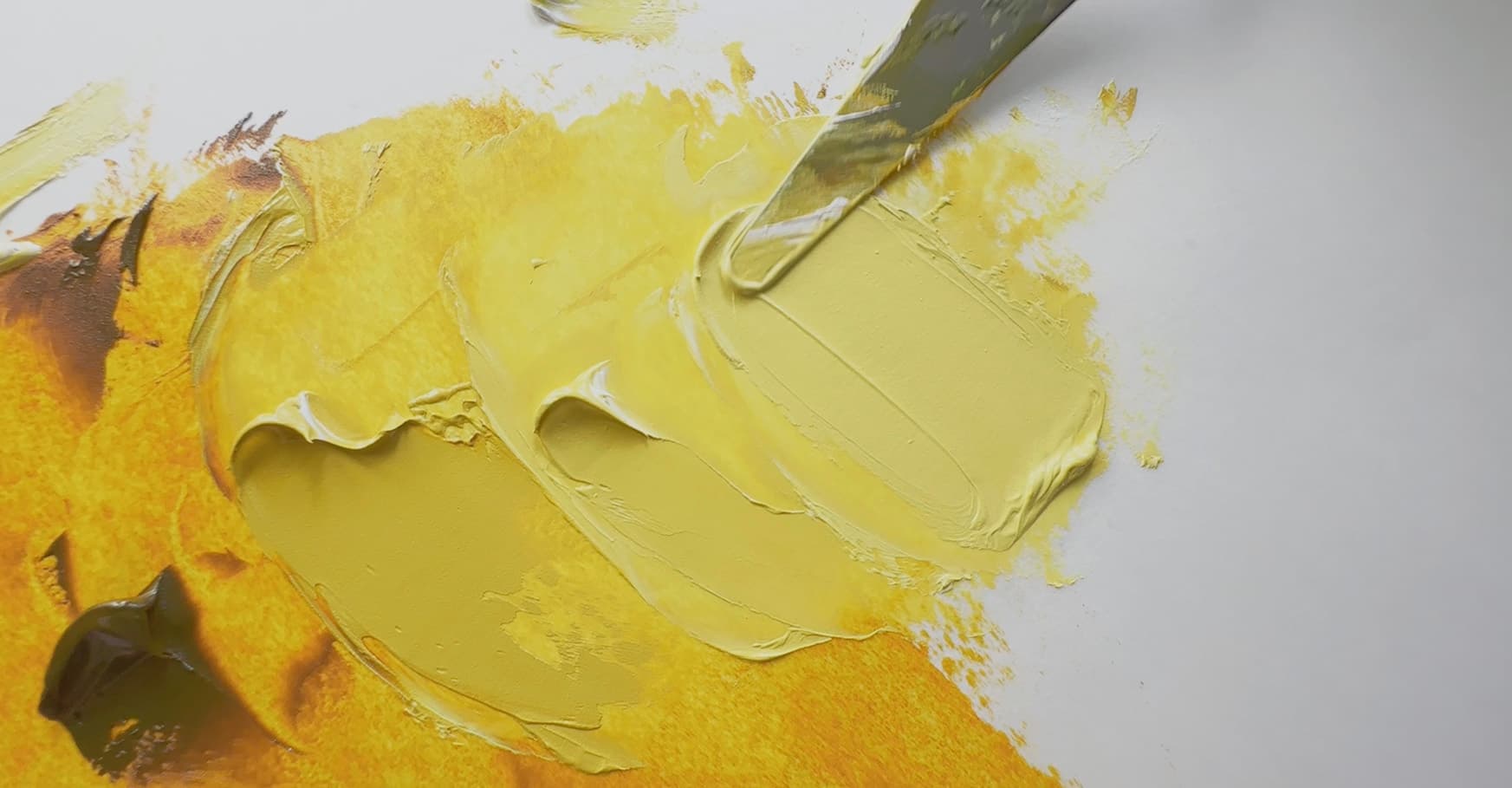 Williamsburg's Nickel Azo turns a fairly bright yellow when tinted with white